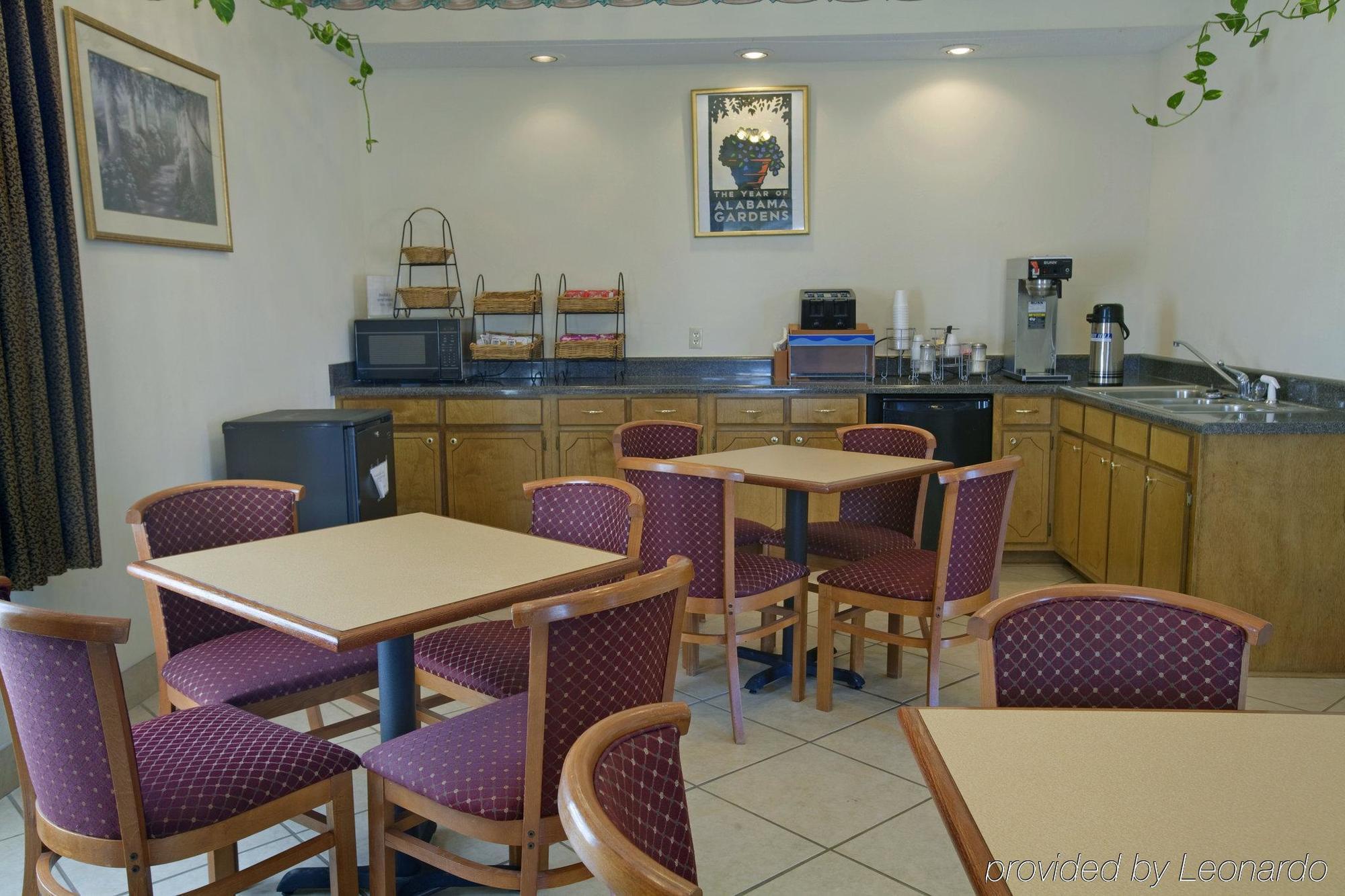 Americas Best Value Inn - Монровил Ресторант снимка
